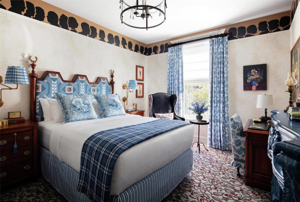 Graduate King Room interior